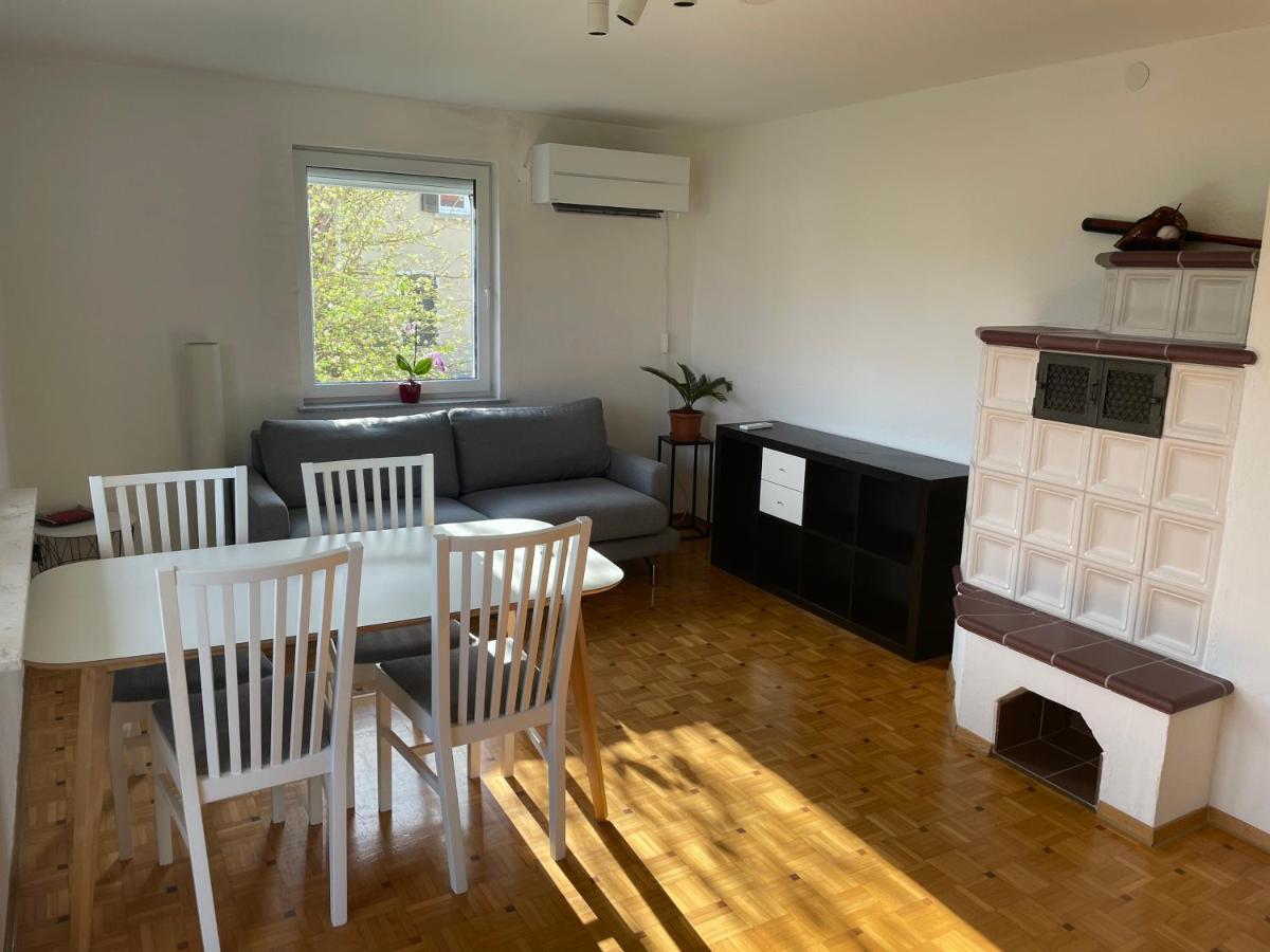 Sonnige 3 Zimmer Wohnung Mit Schoenem Balkon Im Gruenen Reutlingen Exterior photo