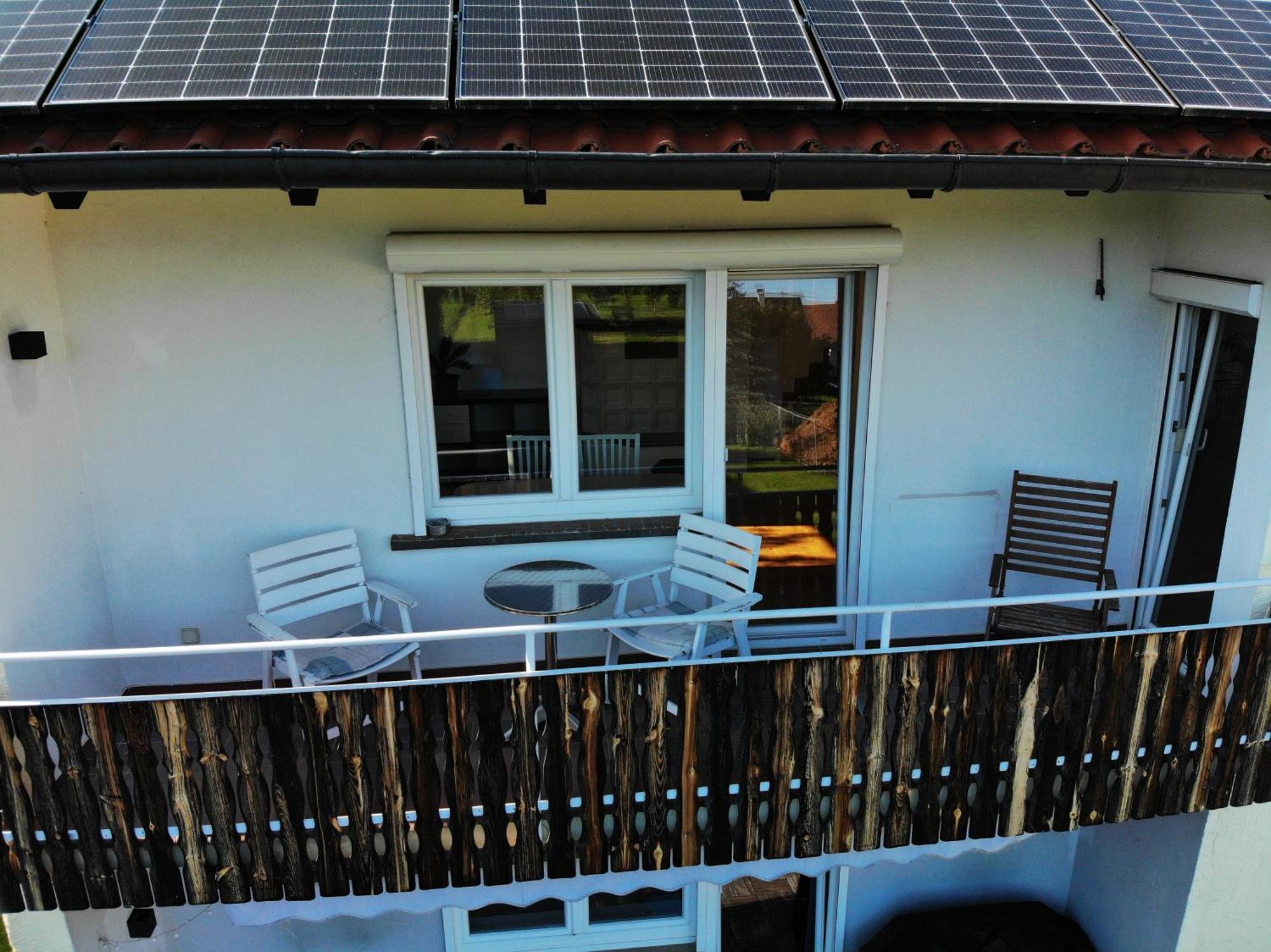 Sonnige 3 Zimmer Wohnung Mit Schoenem Balkon Im Gruenen Reutlingen Exterior photo